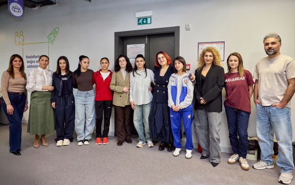 &ldquo;Qızlara ağ yaraşır&rdquo; layihəsinin iştirakçıları &ldquo;Azercell&rdquo;in qonağı oldular - FOTOLAR