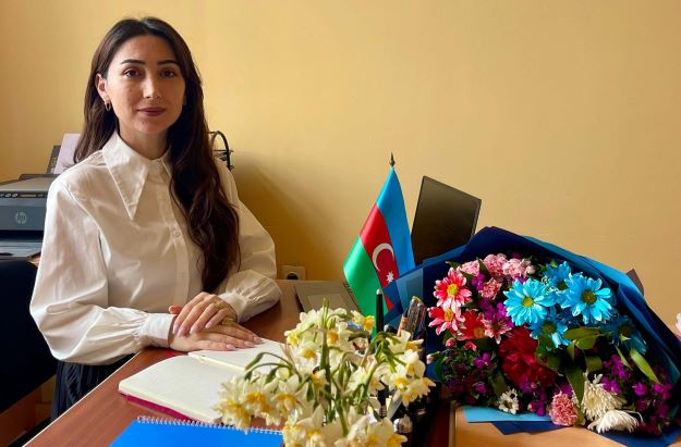 YENİ YAŞ: NƏ YAXŞI Kİ, MÜƏLLİMƏM!