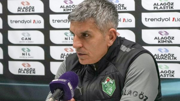 Türkiyədə daha bir baş məşqçi istefa verdi