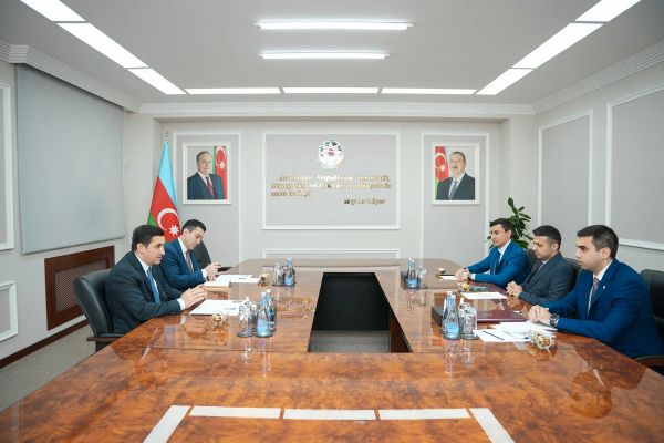 Ədliyyə naziri "Yüksəliş" müsabiqəsinin qalibləri ilə görüşüb
