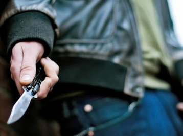 Oğul atanı öldürdü, qardaşını bıçaqladı