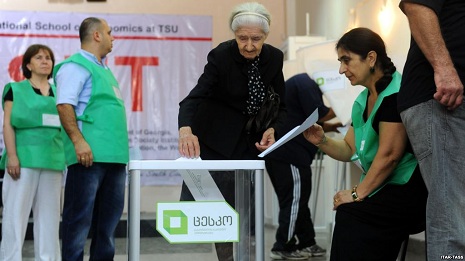 Nəticələr rəsmən açıqlanmamış təbriklər gəldi, Saakaşvili və keçmiş spiker çoşdu: \"Gürcü xalqı küçələrə çıxacaq\" 