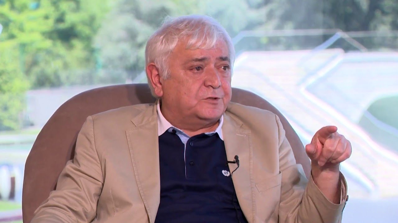 \"İndi, ay Murad Adıgözəlzadə, Məmməd Arazı təhqir etmək istəyirdizsə...\" - Aqil Abbasdan sərt yazı