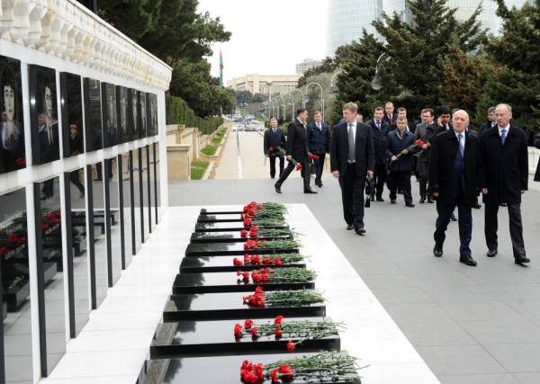 \"Münaqişələrin əksəriyyəti üçüncü ölkələrin hərbi avantüralarının nəticəsidir\"