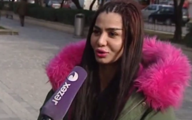 Rəqqasə yenə maşının üstündə oynadı - Polisin xəbərdarlığına məhəl qoymur + Video
