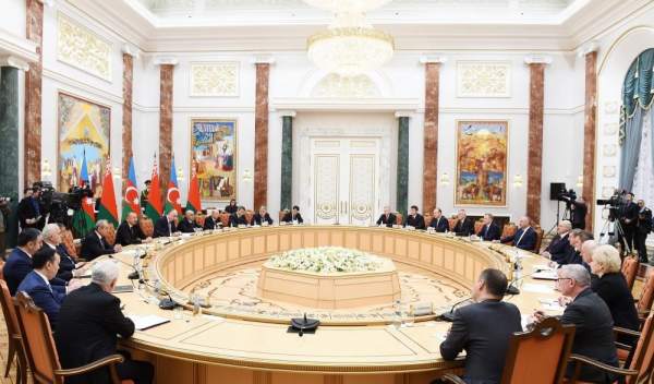 Azərbaycan və Belarus prezidentlərinin geniş tərkibdə görüşü olub -    FOTO