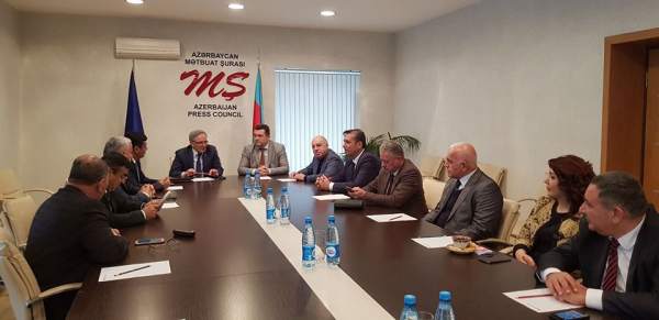 Mətbuat Şurası ilə Rusiya Jurnalistlər İttifaqı arasında əməkdaşlıq haqqında Memorandum imzalanıb - FOTO 