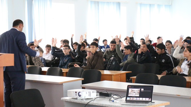 “İnternet təhlükəsizliyi və rəqəmsal vətəndaşlıq\" Şirvanda -   FOTO
