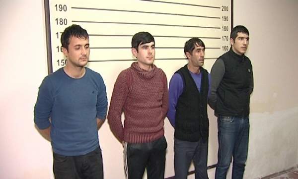 Sumqayıtda 20-yə yaxın maşından oğurluq edən dəstə tutuldu -   FOTO 