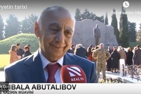 Hacıbala Abutalıbov Heydər Əliyevi şeirlə andı - VİDEO