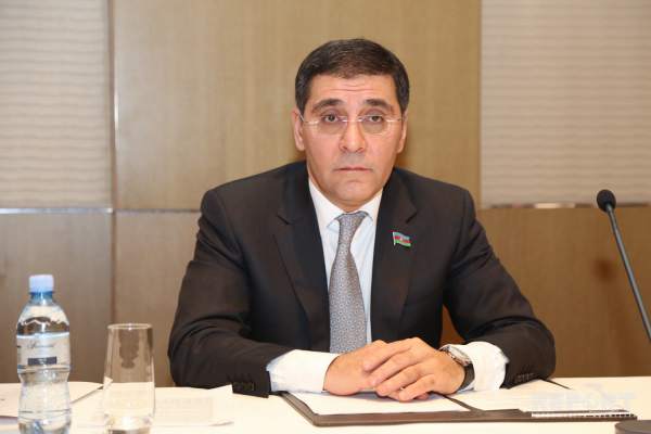 Deputat restoranda dava saldı,   mühafizə işə qarışıb  