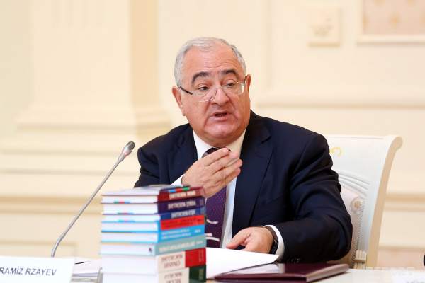 \"Jurnalistlərin fəaliyyətinə mane olmaq düzgün deyil”