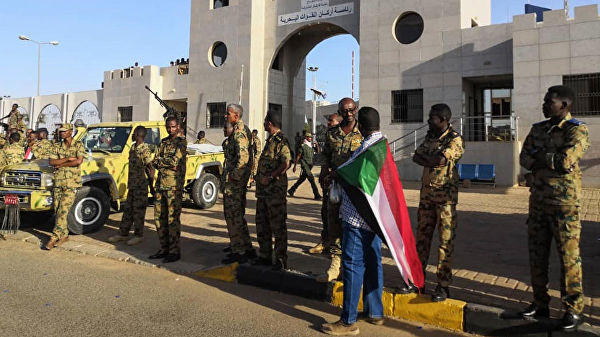 Sudan parlamentin spikeri beynəlxalq aeroportunda saxlanılıb