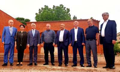 Qarabağdan olan “generallar” Paşinyanı devirmək üçün and içdi 