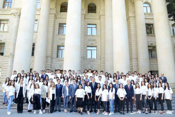 Gənc diplomatlar hərəkat yaradıblar