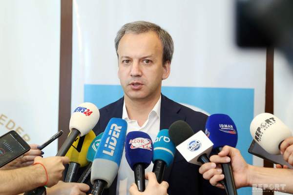 FIDE prezidenti: \"Azərbaycanda böyük şahmat yarışlarının keçirilməsini müzakirə edirik\"