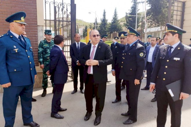 "Niyə gözünüzü ora dikmisiniz, qabiliyyətiniz..." - İqtisadçı Səfər Mehdiyevi yenə də "yıxıb-sürüdü"