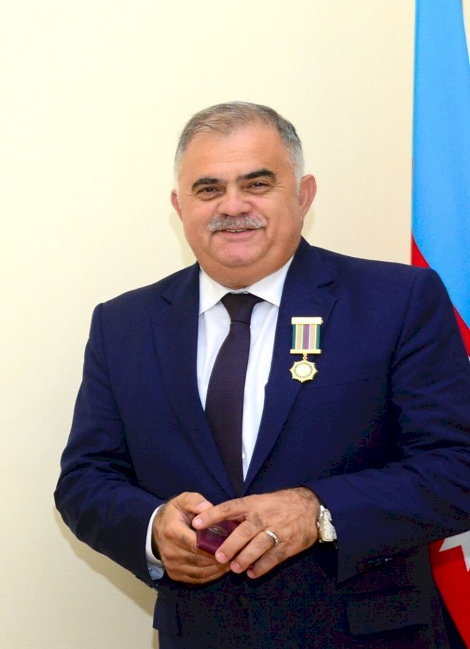 General politoloqa medal verdi