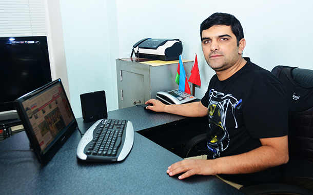  \"Acından ölən\" sabiq aparat rəhbərinə 500 manatlıq iş təklifi