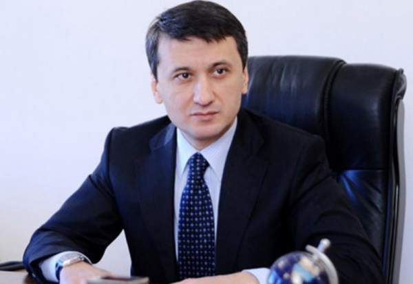 PA-nin sabiq mətbuat katibinin xanımı da vəzifədən&nbsp; ayrıldı