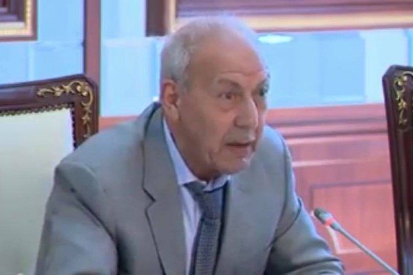 Keçmiş deputat Xanhüseyn Kazımlının sürücüsü azyaşlı qıza zor tətbiq edib