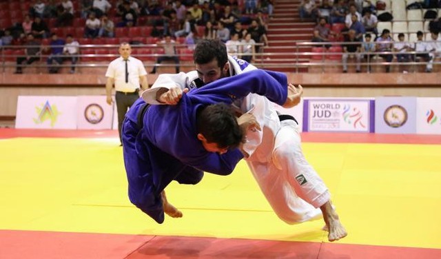 Böyük Dəbilqə: iki cüdoçumuz 1/4 finala yüksəldi