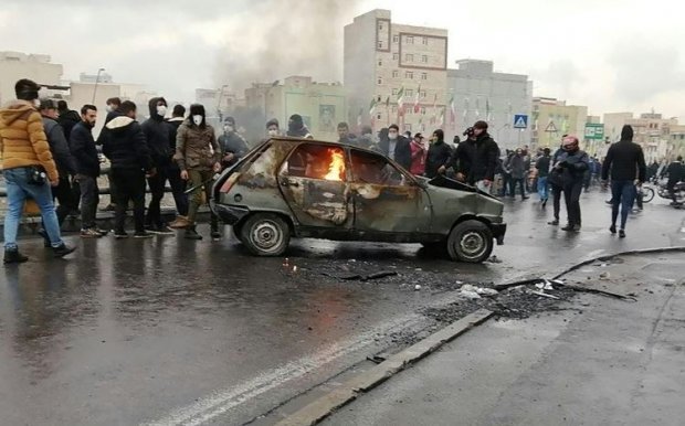 Təbrizdə etiraz aksiyaları zamanı 15 polis yaralanıb, saxlanılanlar var