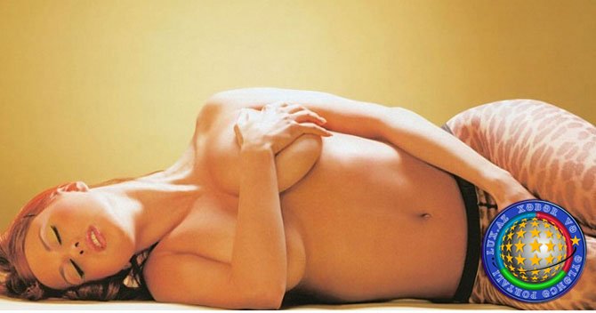 Seksual rus aktrisası tam çılpaq soyunub pozalar verdi - FOTOLAR (21+)