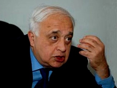 Elçin Əfəndiyevə &ldquo;Necip Fazıl&rdquo; mükafatı verilib