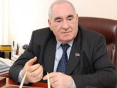 4-cü çağırız parlamentin ilk iclasını Fəttah Heydərov aparıb