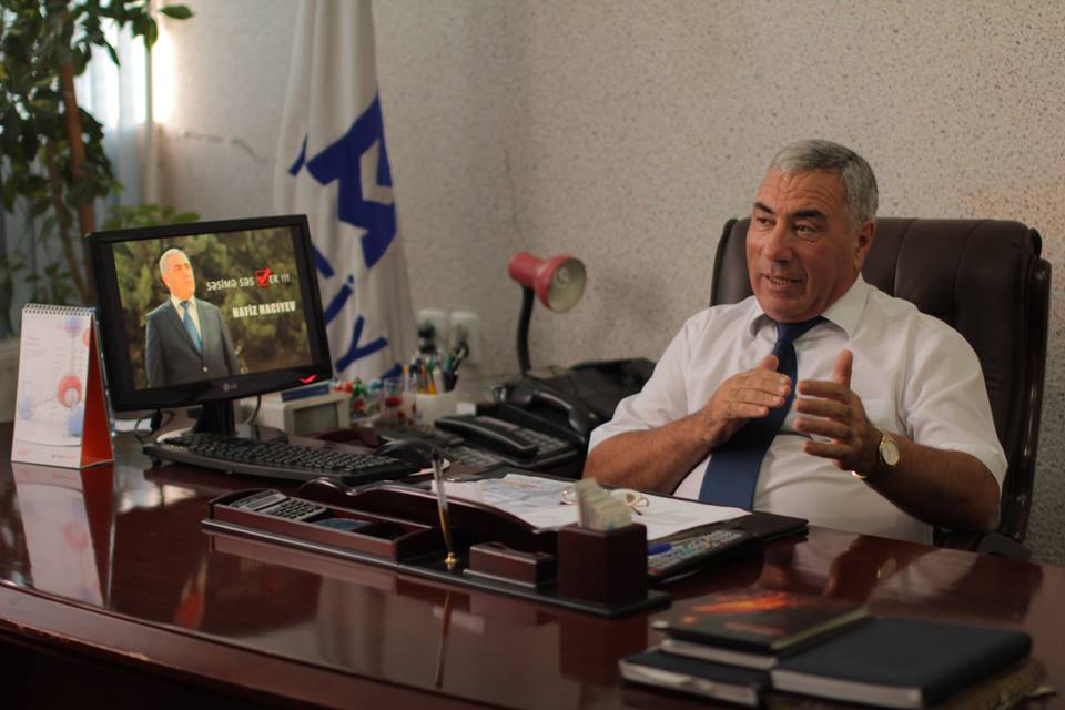 Hafiz Hacıyevdən müğənniyə mandat təklifi