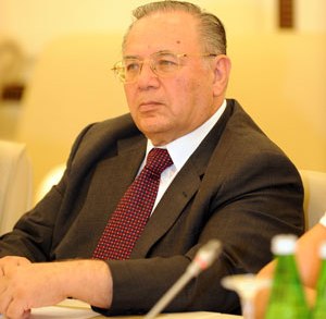 Həsən Həsənov ağır itkiylə üzləşdi