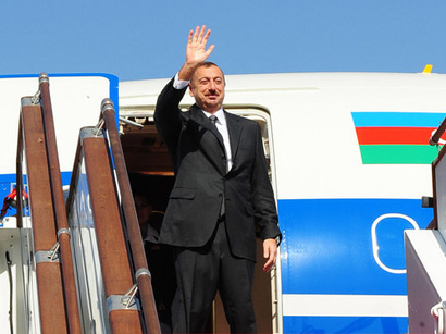 Prezident vətənə döndü - İlham Əliyevin Türkmənistana rəsmi səfəri başa çatıb