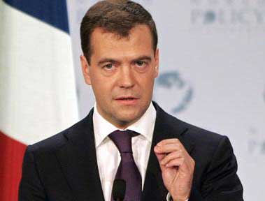 Medvedev Azərbaycan və erməni diasporlarına çağırış etdi: "Məsuliyyətli olun"