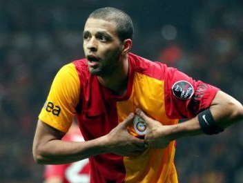 Keçmiş "Qalatasaray"lı aktiv futbolla vidalaşdı - 41 yaşında