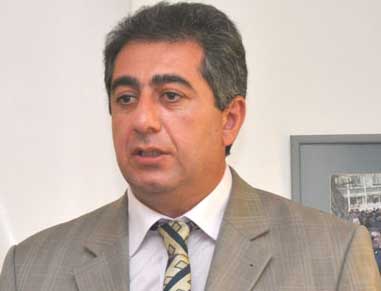 Qubad İbadoğlu istefa verdi