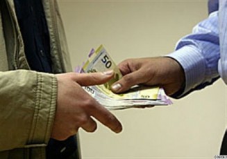 Baş direktorla&nbsp;şöbə müdirinə cinayət işi açılıb - Rüşvətlə bağlı