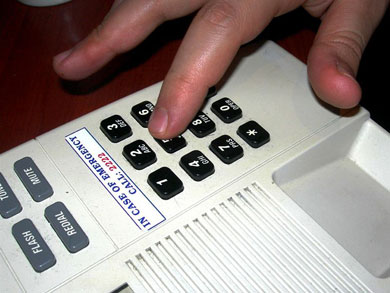 Evdən çıxmaq üçün 8103-ə yanlış SMS göndərənlərə - Xəbərdarlıq