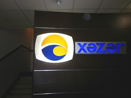 "Xəzər TV"nin işçiləri təxliyə olunub - Yanğına görə