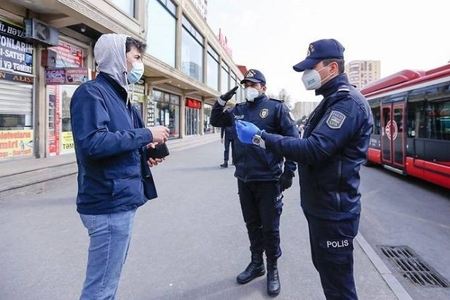 “Qadağalar götürülsün, cərimələr yazılmasın, pandemiya bitib!..” - Həkimlər çağırış etdi