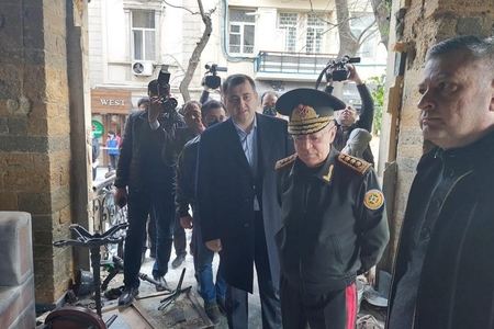 Nazir Kəmaləddin Heydərov partlayış baş vermiş obyektə gəlib 