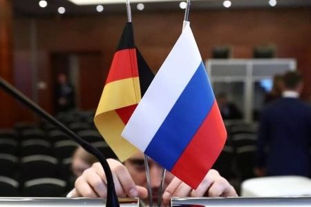 Almaniya 40 Rusiya diplomatını ölkədən çıxarır 