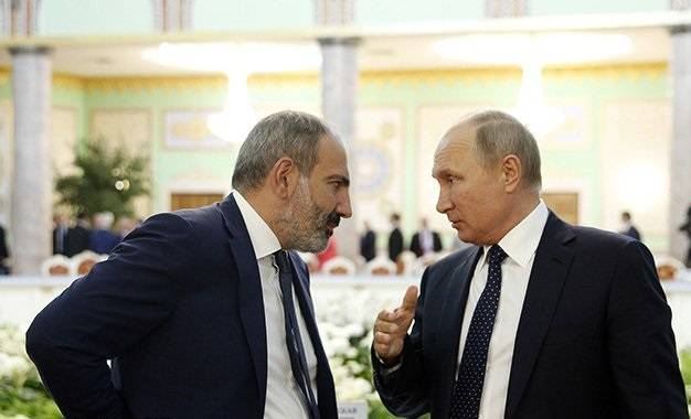 Putinlə Paşinyan bir-birilərini təbrik etdilər - Qarabağdan danışdılar