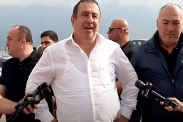 “Eşşək” ləqəbli oliqarx pullarını Rusiyaya yatırmaq qərarına gəldi…