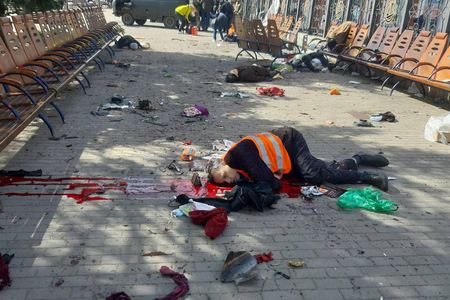 Ukraynada vağzal raket atəşinə tutuldu: 30 ölü, 100 yaralı - VİDEO
