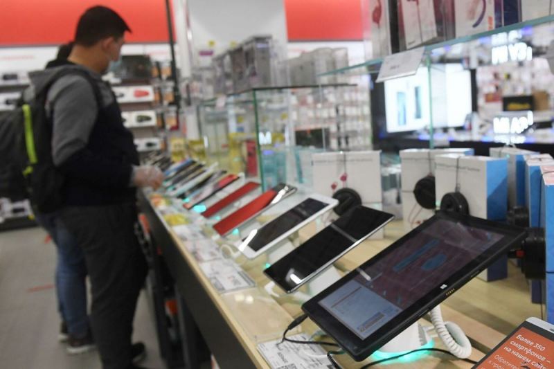 Mobil telefon bazarı üzrə bir neçə subyekt barəsində iş qaldırılıb 