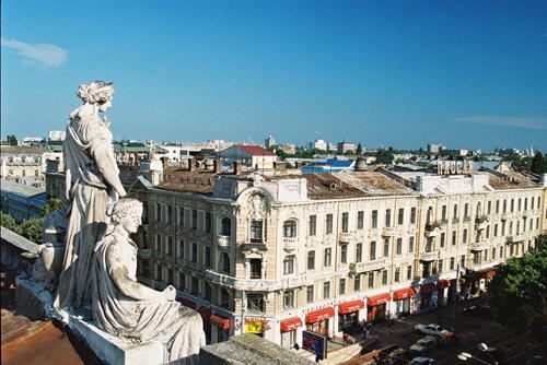 Odessada komendant saatı tətbiq edildi 