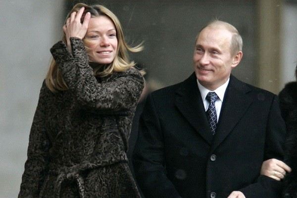 Yaponiyadan Putinin ailəsinə zərbə 