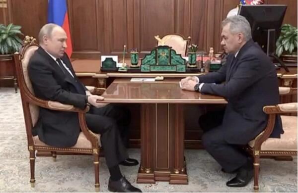 Şoyqu ilə görüşdə Putin “titrəyir”? - Video