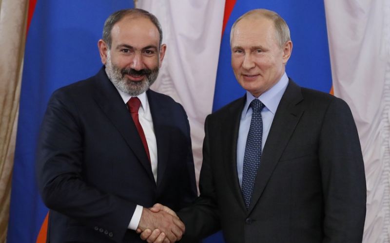 Putin və Paşinyan üçtərəfli bəyanatların icrasını müzakirə ediblər 